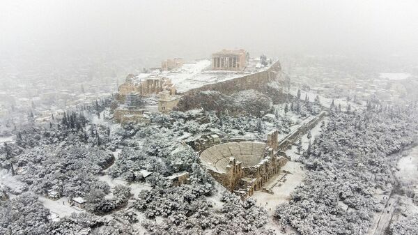 Вид на храм Парфенон во время аномального снегопада в Афинах - Sputnik 日本