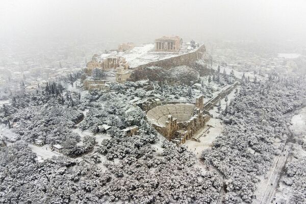 雪が積もったパルテノン神殿（ギリシャ・アテネ、24日） - Sputnik 日本