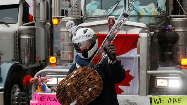 Участники акции протеста против коронавирусных ограничений в Оттаве, Канада - Sputnik 日本