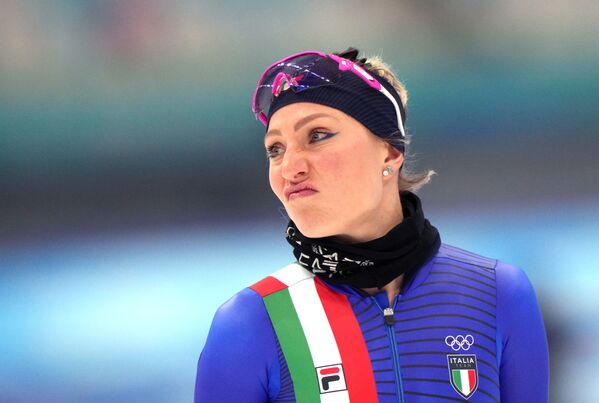 スピードスケート女子3000メートルに出場したイタリアのフランチェスカ・ロロブリジーダ（選手）（5日） - Sputnik 日本