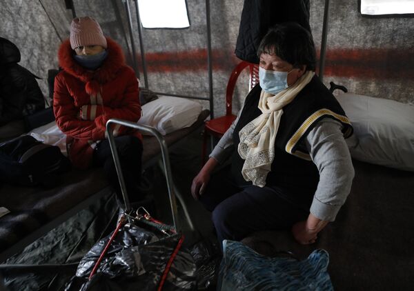 仮設の一時宿泊施設に身を寄せるハリコフからの避難民（ベルゴロド州・マリノフカ、23日） - Sputnik 日本