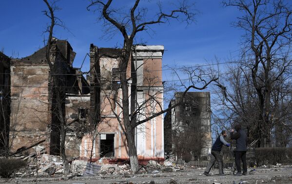 砲撃により損壊した住宅（ウクライナ・マリウポリ、28日） - Sputnik 日本
