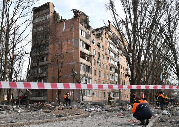 ウクライナ軍による砲弾が直撃した建物（ドネツク人民共和国、30日） - Sputnik 日本