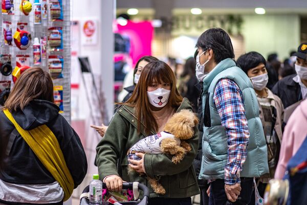 愛犬と一緒に「インターペット」を訪れた女性（東京都江東区、1日 - Sputnik 日本