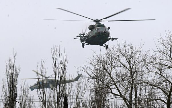 負傷したロシア兵士を搬送するため到着したヘリコプター（ドネツク人民共和国・ノヴォアゾフスク、12日） - Sputnik 日本