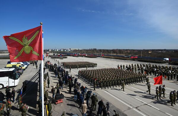戦勝記念パレードの予行演習の様子（モスクワ州・アラビノ演習場、18日） - Sputnik 日本
