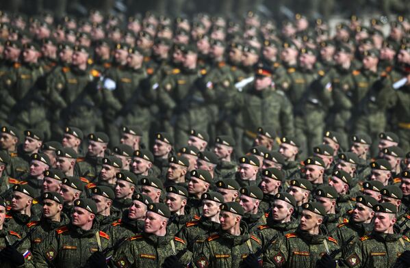 戦勝記念パレードの予行演習に参加した士官候補生ら（モスクワ州・アラビノ演習場、18日） - Sputnik 日本