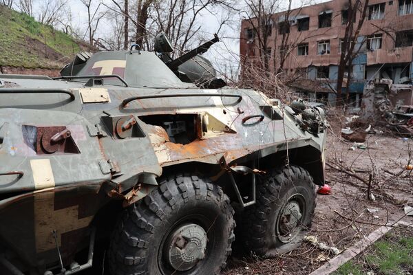 イリイチ製鉄所で破損したウクライナ軍の車両（マリウポリ、18日） - Sputnik 日本