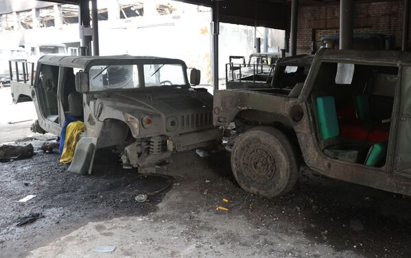 イリイチ製鉄所で破壊された車両（マリウポリ、18日） - Sputnik 日本