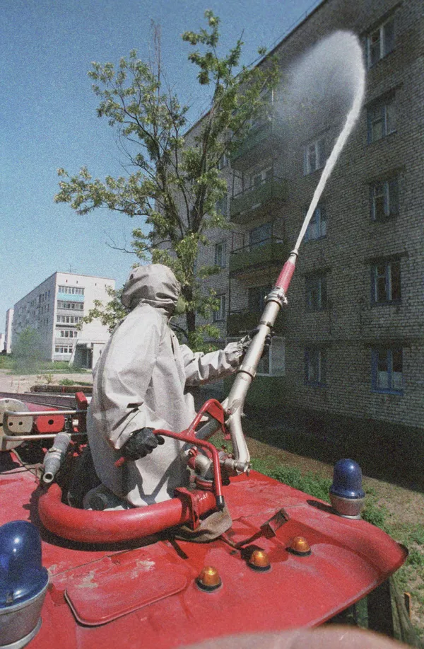 プリピャチ市の除染作業にあたる作業員(1986年5月1日) プリピャチ市の除染作業にあたる作業員(1986年5月1日) - Sputnik 日本