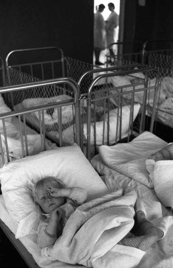 避難先の幼稚園で眠る子ども(1987年3月20日) 避難先の幼稚園で眠る子ども(1987年3月20日) - Sputnik 日本