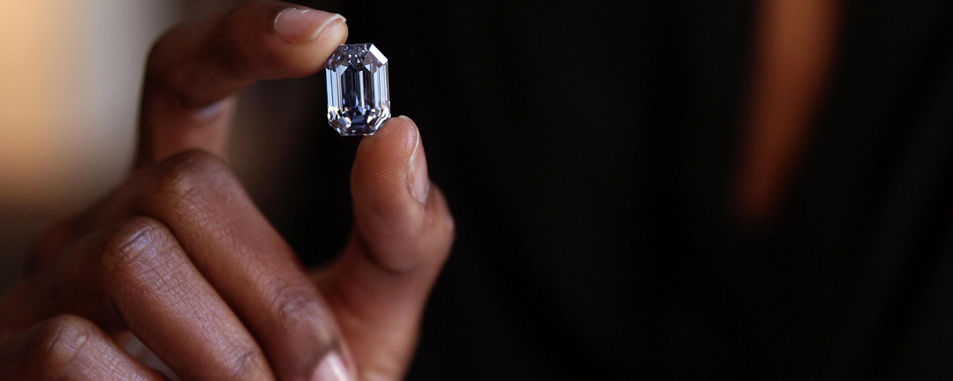 サザビーズがオークション前に公開したブルーダイヤモンド「デビアス・カリナン・ブルー」。米ニューヨークにて。 - Sputnik 日本, 1920, 28.04.2022