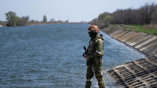 北クリミア運河周辺を警備するロシア南軍管区・第11独立親衛工兵旅団の団員（ウクライナ・ヘルソン州、25日） - Sputnik 日本