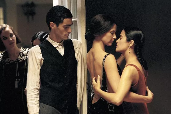 『フリーダ』（2002）のフリーダ（サルマ・ハエック）とティナ（アシュレイ・ジャッド） - Sputnik 日本