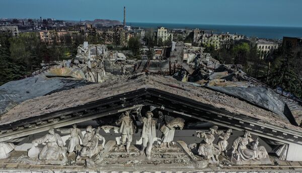 破壊された劇場の空撮写真（ドネツク人民共和国・マリウポリ、26日）  - Sputnik 日本