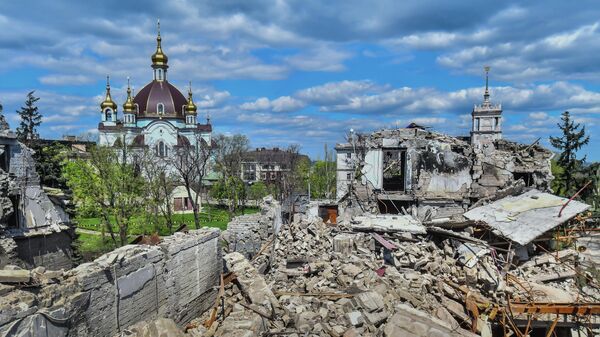 崩壊した建物と教会（28日） - Sputnik 日本