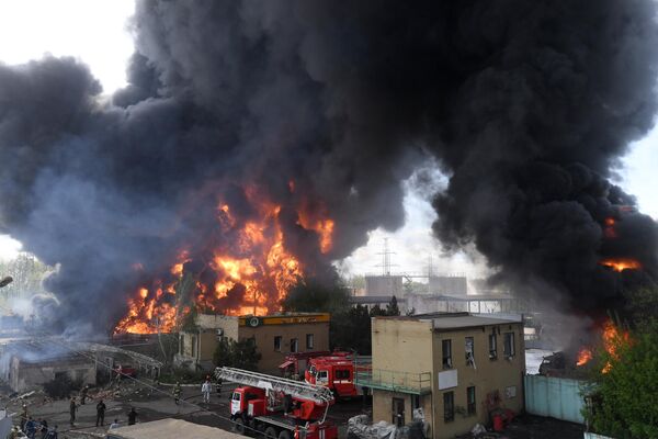 石油貯蔵施設で発生した火災（ドネツク人民共和国・マケエフカ、4日） - Sputnik 日本