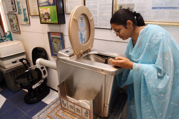 世界各国のトイレを展示する「スラブ国際トイレ博物館」（インド・ニューデリー） - Sputnik 日本