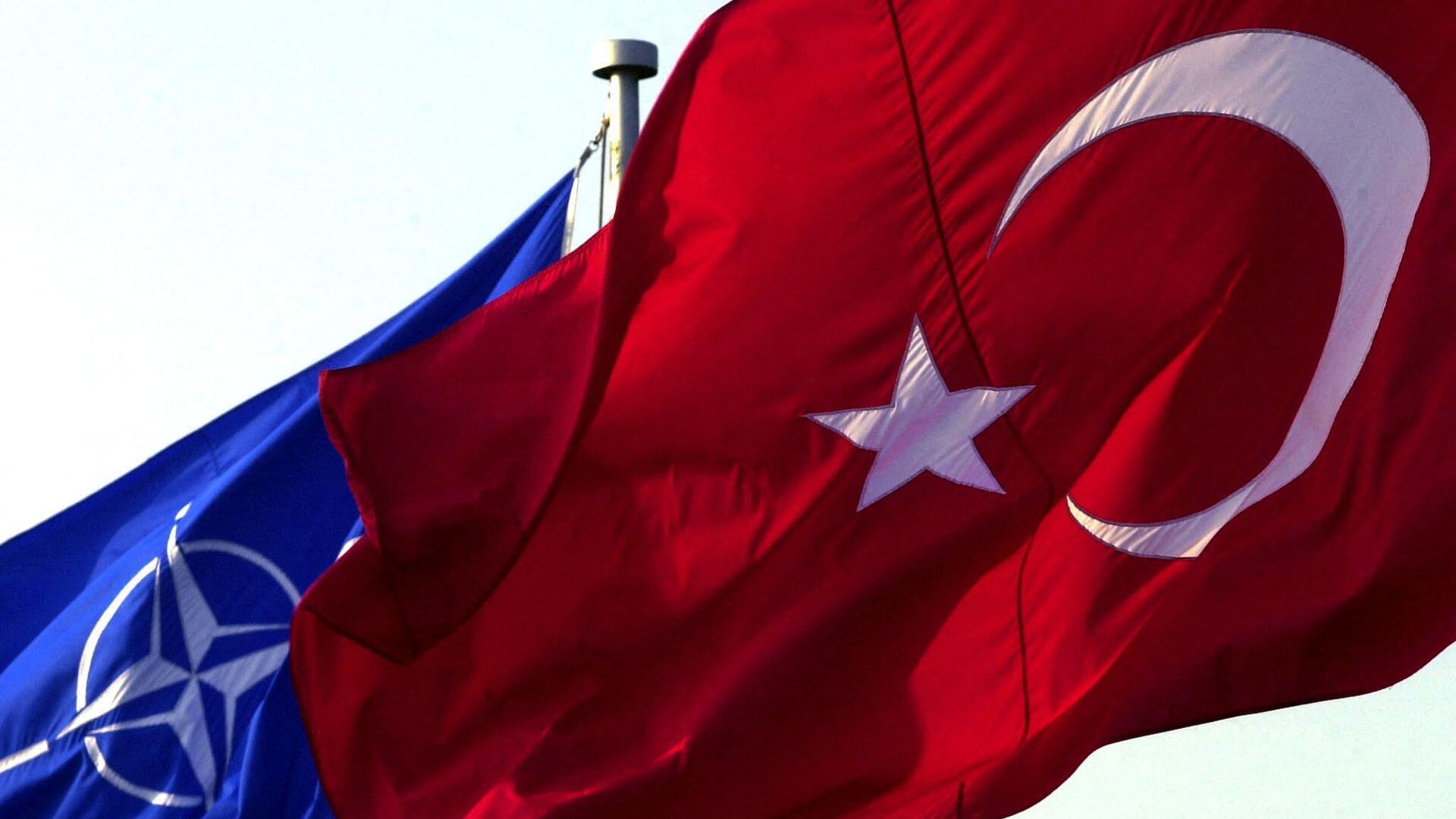 トルコ国旗とNATO旗 - Sputnik 日本, 1920, 21.05.2022