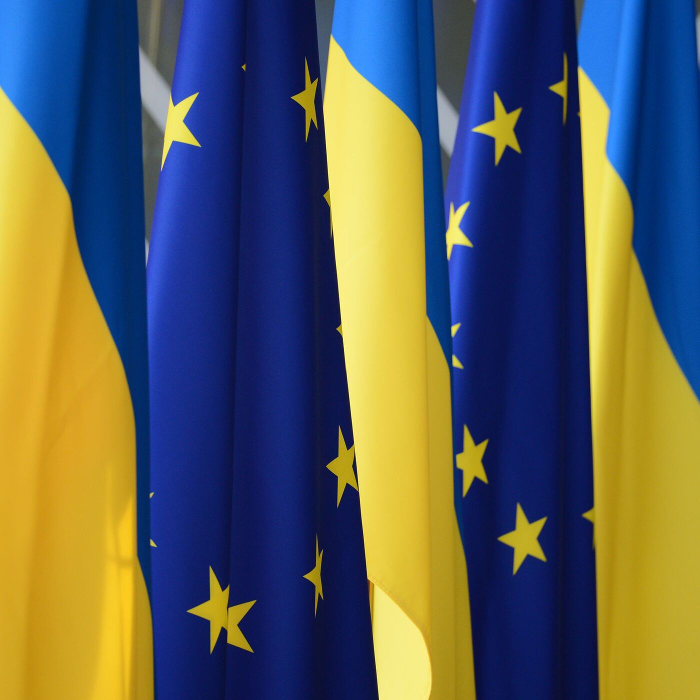 【ウクライナ記念硬貨】EU加盟候補者の地位の付与 2022 ウクライナ記念硬貨】EU加盟候補者の地位の付与 2022 - メルカリ
