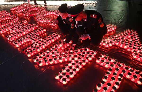 勝利博物館でのイベントで参加者が灯したキャンドル（モスクワ、22日） - Sputnik 日本