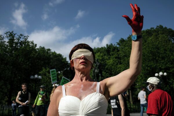 ユニオンスクエアで中絶禁止法に反対する抗議デモを行う反対派の活動家（米ニューヨーク市、24日） - Sputnik 日本