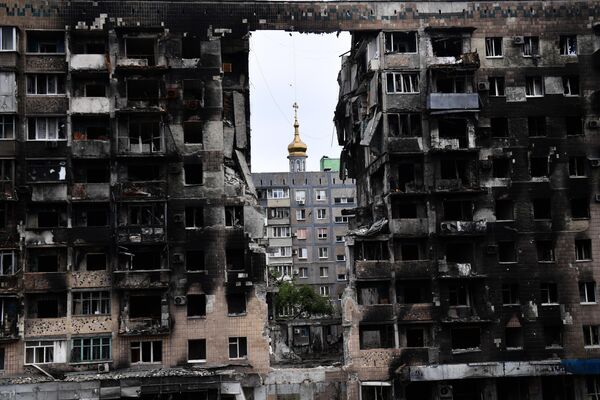 戦闘によって損壊した住宅（ウクライナ・マリウポリ、25日） - Sputnik 日本