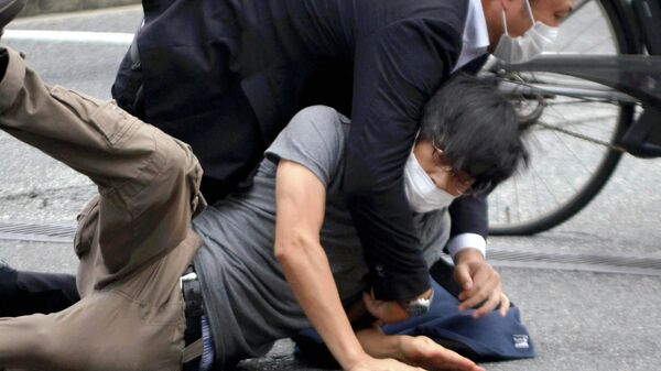 8日に安倍晋三元首相が銃撃され死亡した事件で、逮捕された容疑者 - Sputnik 日本