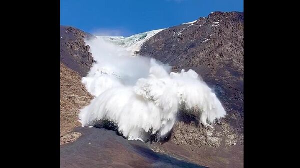 英国人観光客、キルギスの山で雪崩に遭遇 - Sputnik 日本
