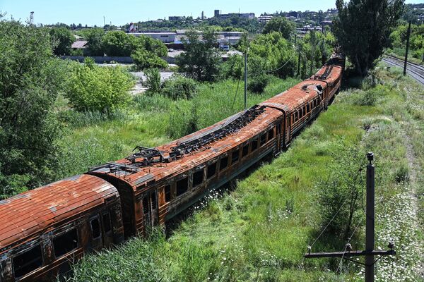 焼けた電気機関車（ドネツク人民共和国・マリウポリ、18日） - Sputnik 日本