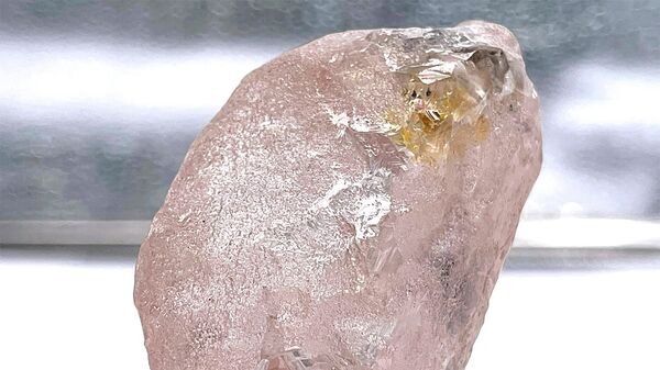 アンゴラでピンクダイヤが見つかる　過去300年間で最大級 - Sputnik 日本