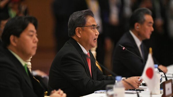韓国の朴振（パク・チン）韓国外交部長官がカンボジアのプノンペンで開催されるASEAN首脳会議で演説を行う - Sputnik 日本