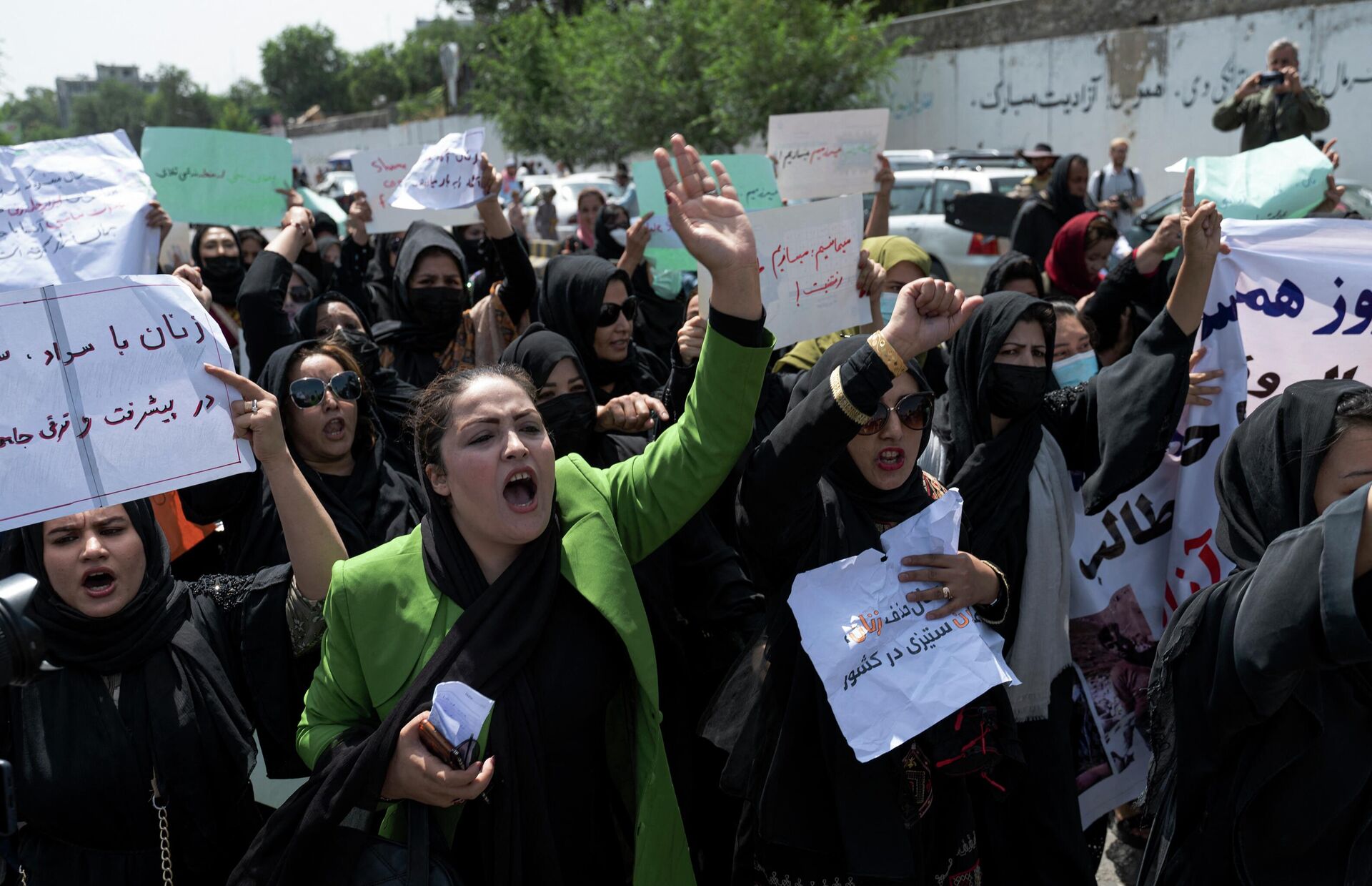 Афганские женщины во время акции протеста в защиту прав женщин в Кабуле - Sputnik 日本, 1920, 13.08.2022