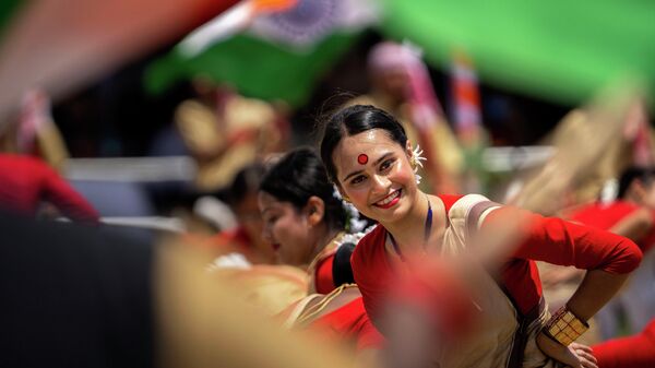 インド独立75年を祝う式典で踊る女性 - Sputnik 日本