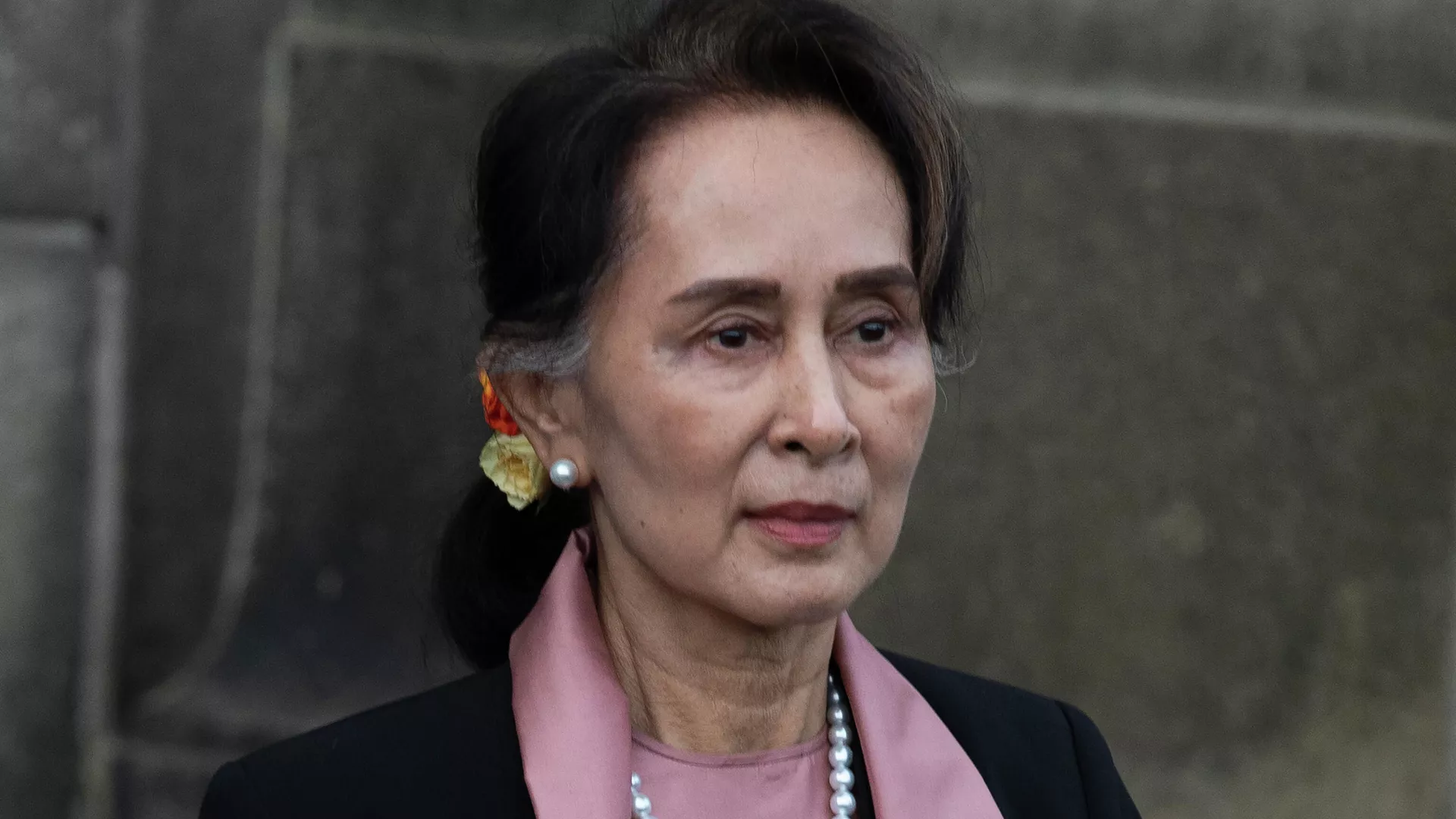 ミャンマー裁判所、スーチー氏に禁固6年　汚職の罪で