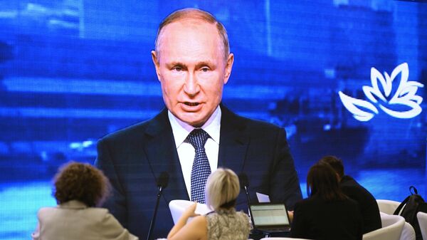 ウラジオストクで開催された「東方経済フォーラム」全体会議におけるプーチン大統領の演説を放送 - Sputnik 日本