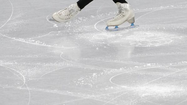 選手のスケート靴が氷上に残した痕跡。アーカイブ写真 - Sputnik 日本