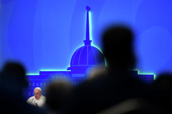 第7回世界・伝統宗教指導者会議で演説するローマ教皇フランシスコ（カザフスタン・ヌルスルタン、14日） - Sputnik 日本