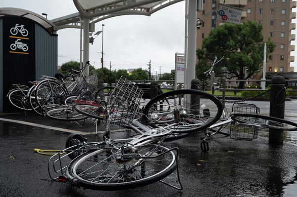 強風で倒れた自転車（鹿児島県出水市、18日） - Sputnik 日本