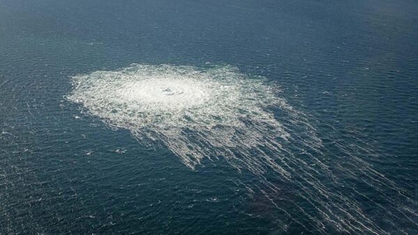 デンマーク・ボーンホルム島沖のパイプライン「ノルドストリーム2」の漏洩現場 - Sputnik 日本