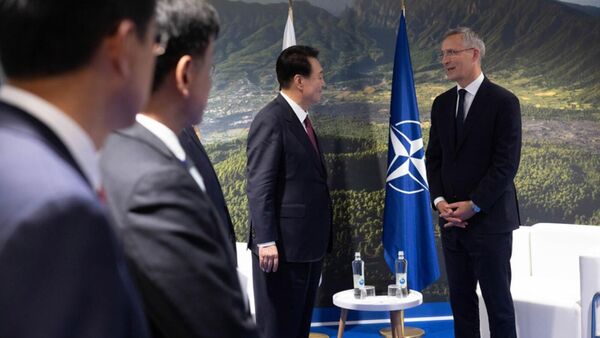 韓国の尹錫悦大統領とNATOのストルテンベルグ事務総長 - Sputnik 日本