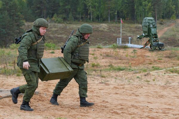 訓練場で戦闘訓練を受ける動員兵（レニングラード州、29日） - Sputnik 日本