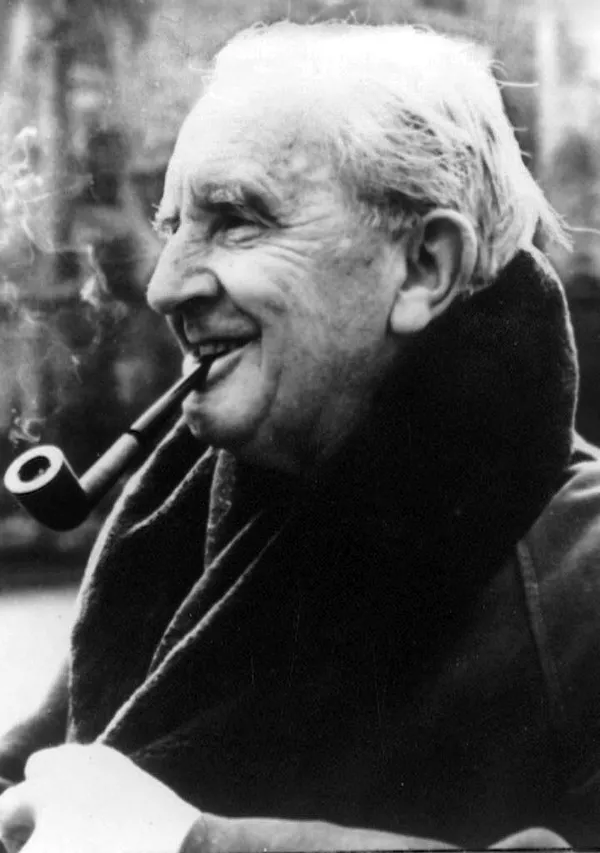 英国の作者、J・R・R・トールキン氏。長編小説『指輪物語』の作者。1973年没 - Sputnik 日本