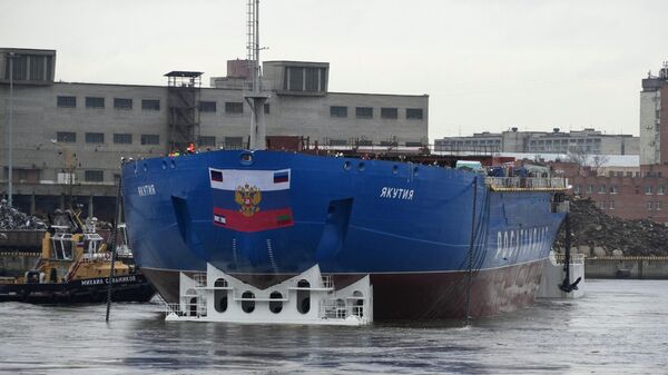 Корпус атомного ледокола Якутия проекта 22220 во время спуска на воду на Балтийском заводе в Санкт-Петербурге - Sputnik 日本
