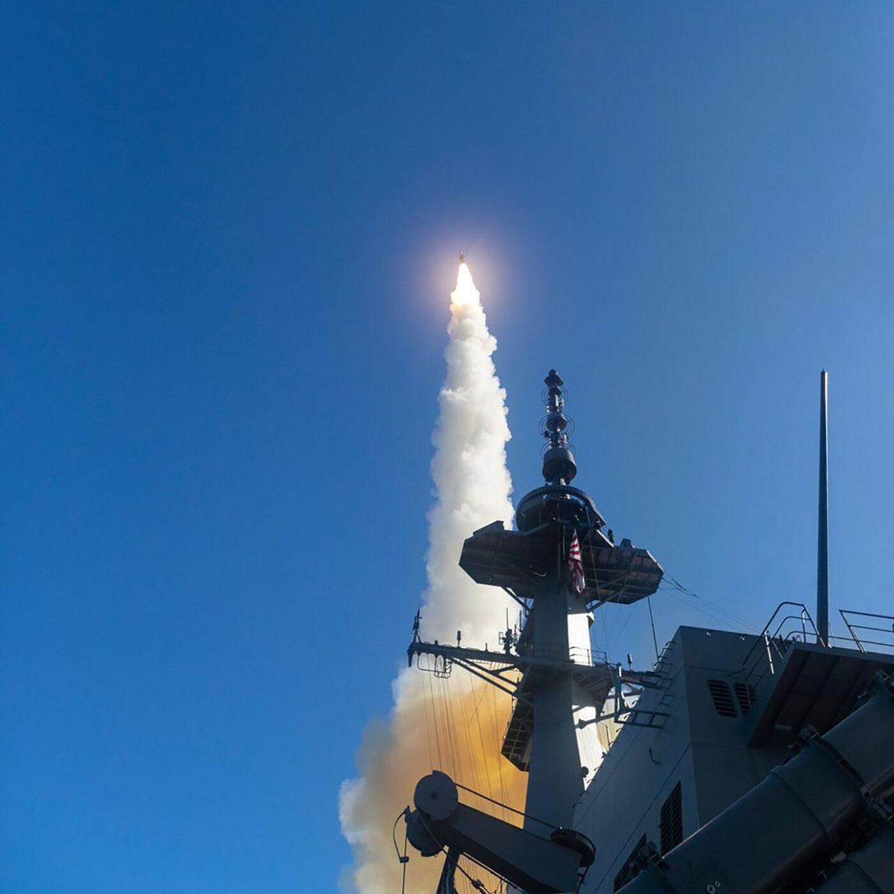 解説】弾道ミサイル防衛システムの迎撃ミサイルSM-3の発射試験は、高額