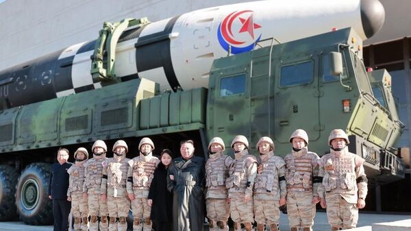 新型の大陸間弾道ミサイル発射実験は米韓合同軍事演習への対抗措置＝北朝鮮メディア - Sputnik 日本