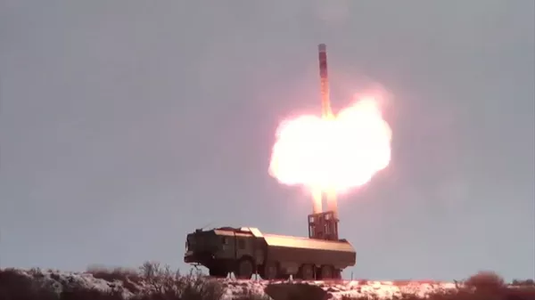 ロシア太平洋艦隊の沿岸防衛用地対艦ミサイルシステム「バスチオン」によるオニキス巡航ミサイルのテスト。アーカイブ写真 - Sputnik 日本