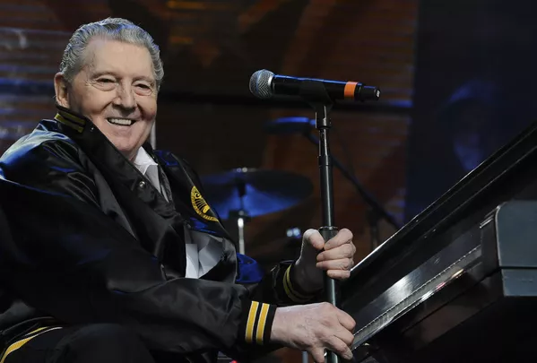 米国のミュージシャン、ジェリー・リー・ルイスさん。10月28日、ミシシッピ州の自宅で死去。87歳没。 米国のミュージシャン、ジェリー・リー・ルイスさん。10月28日、ミシシッピ州の自宅で死去。87歳没。 - Sputnik 日本