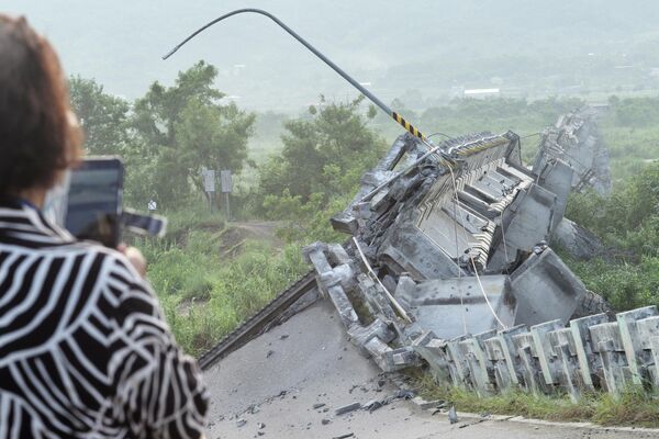 9月19日、台湾東部でマグニチュード6.9の地震が発生。震源地近くの花蓮県では建物が倒壊 - Sputnik 日本