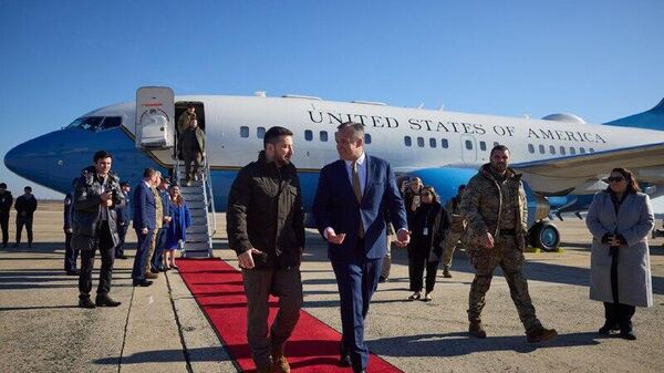 米ワシントン近くの空軍基地に到着したウクライナのゼレンスキー大統領 - Sputnik 日本